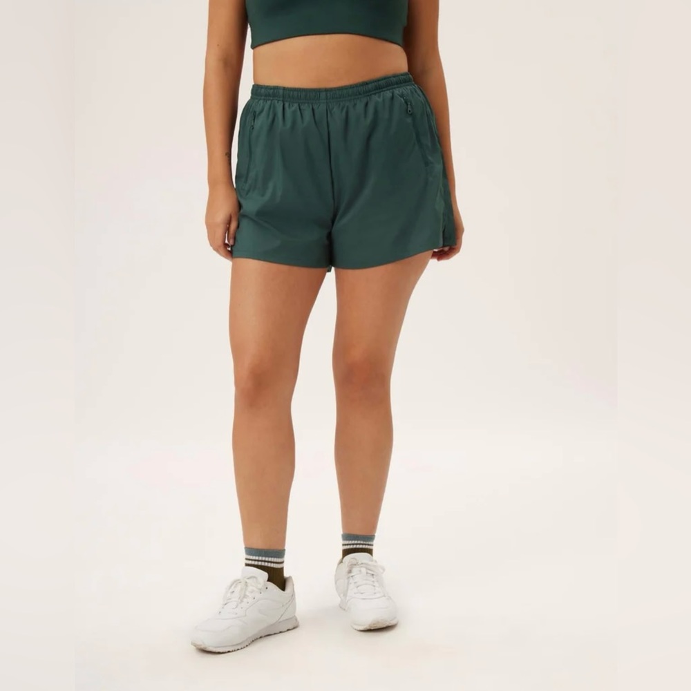 Girlfriend Collective Gazelle Short in Moss